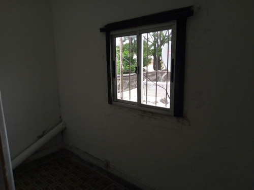 Imagen 7 de 14 de Apto Primer Piso Balcón Al Frente