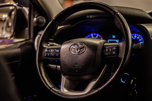 Imagen 22 de 22 de Toyota Hilux Srv 2.8 Tdi 4x2 53.000km 2019 Gris