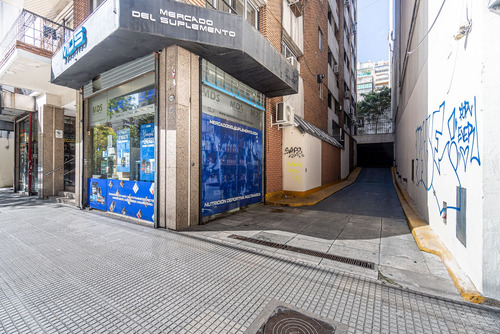 Venta. Cochera Cubierta Doble En Planta Baja, Av. Pueyrredón, Caba.