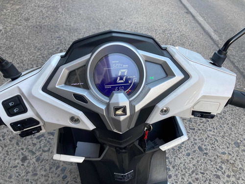 Imagen 7 de 12 de Honda Elite Fi