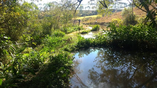 Vende-se Sítio Com Área Total De 14.6 Hectares