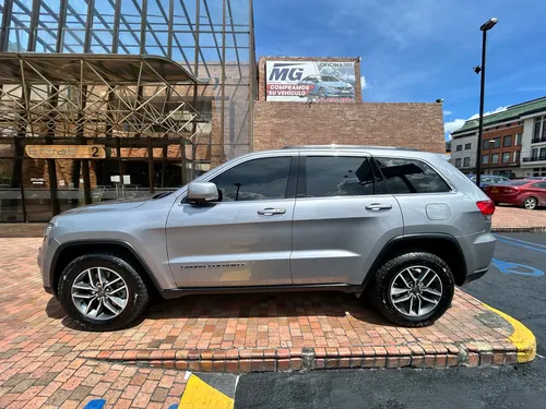 Jeep Grand Cherokee Laredo