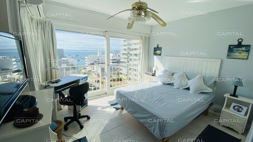 Venta De Apartamento Dos Dormitorios Punta Del Este Con Vista Al Mar-ref:28679