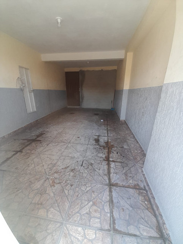 Casa De 7 Cômodos,2 Quartos 2 Banheiros 3 Salas