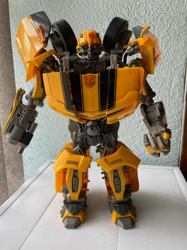 Hasbro Transformers 2007 Ultimate Bumblebee (Usado)