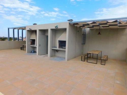 Imagen 2 de 15 de Departamento De 3 Ambientes En Venta En Ituzaingó.