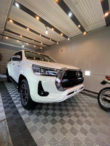 Toyota Hilux Pick-up 2.8 Cd Srx 204cv 4x4 At