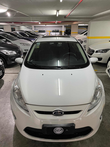 Ford Fiesta Kinetic Design 1.6 120cv Titanium 2012 Sepautos