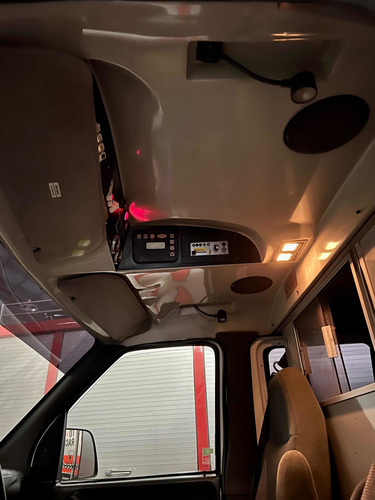 Imagen 16 de 20 de Ford Econoline E350