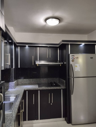 Apartamento En Residencia Alfa Centauro. Edificio De Data Conservado