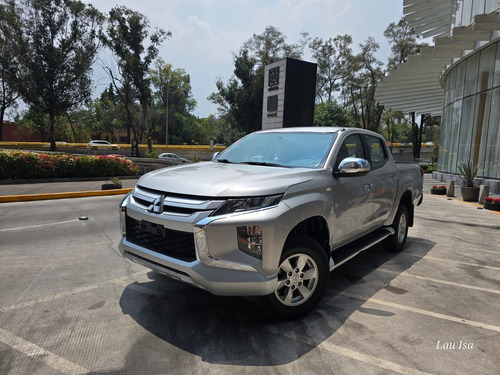 Mitsubishi L200 2.4 Cabina Doble 4x2 Mt