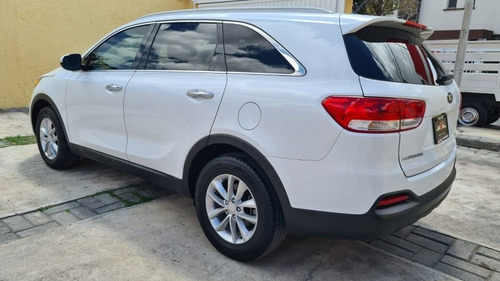 Imagen 3 de 14 de Kia Sorento 2017 2.4 Lx At
