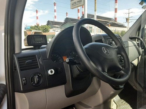 Imagen 13 de 20 de Mercedes-benz Sprinter 2015 2.1 515 Combi 4325 150cv 19+1