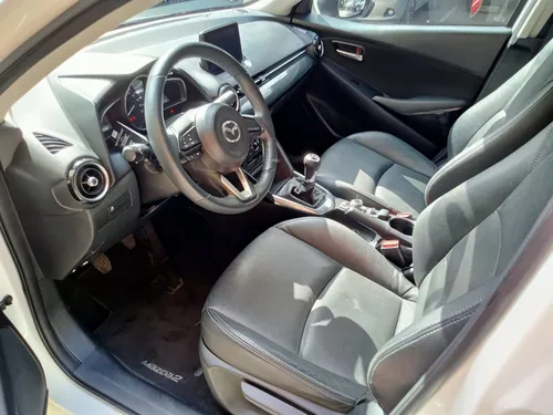 Mazda 2 1.5 Turing Mecánico