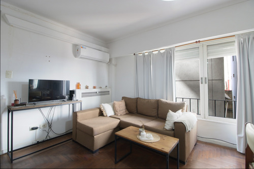 Recoleta. Departamento 4 Ambientes .