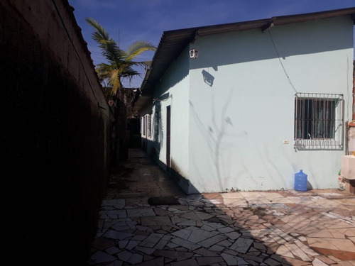 Casa Com Dois Dormitórios Na Praia De Itanhaém