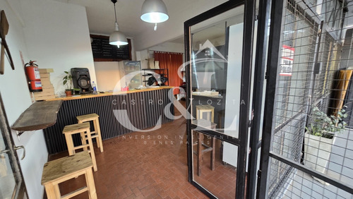Venta Gran Propiedad: 2 Locales + 2 Galpones + Departamento
