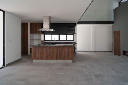 Imagen 2 de 13 de Casa De Arquitecto En Venta