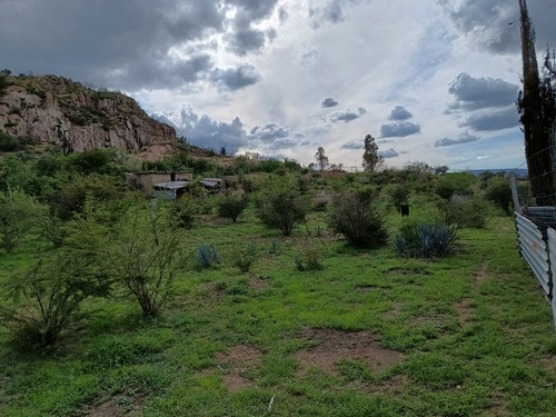 En Venta Terreno De 10,320.51 M2 Con Casa E Instalaciones Al Pie Del Cerro Del Picacho