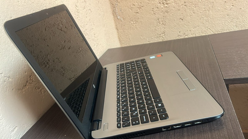 Hp Notebook - 15-ay012la V7s32la | Duracion C/bateria 3-4 Hr (Usado)