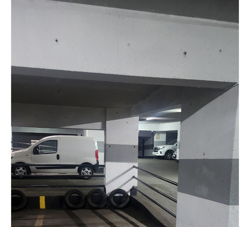 Estacionamiento -3 De Avda Vitacura 5093
