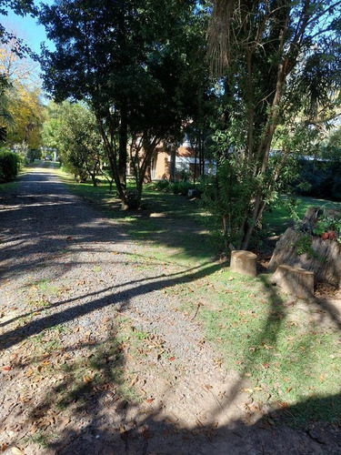 Casa En Venta - 5 Dormitorios 2 Baños - 150mts2 - Loma Verde
