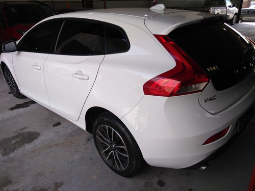 Imagen 4 de 10 de Volvo V 40 2.0 T4 At Momentum