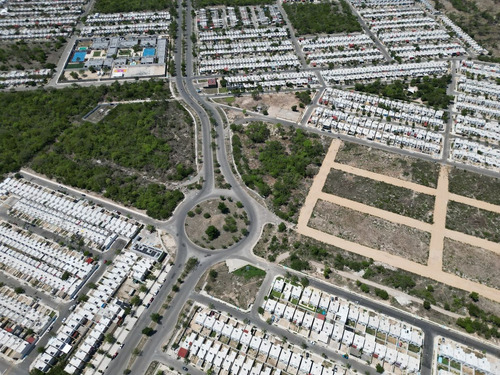 En Venta Terreno Comercial En Piedra Norte Caucel