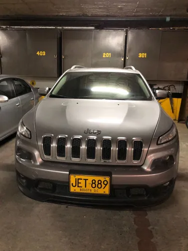 Jeep Cherokee 3.2 Longitude Plus