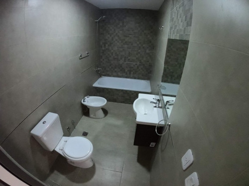 Imagen 7 de 11 de Departamento En Venta En Villa Luzuriaga
