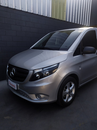 Imagen 19 de 23 de Mercedes Benz Vito Plus 111cdi Vidriado