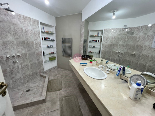 Casa En Venta En Champagnat, Pilar, G.b.a. Zona Norte