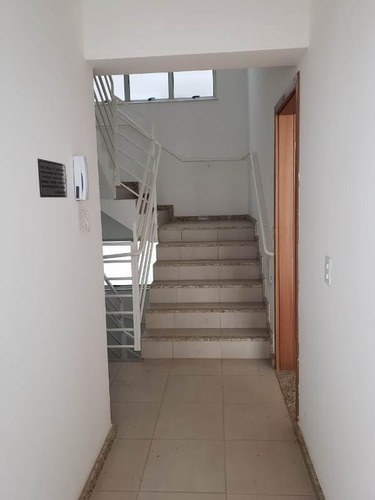 Imagem 3 de 9 de Excelente Área Privativa No Bairro Planalto 03 Quartos 02 Vagas!! - 21458