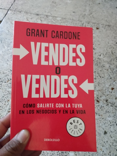 2 Libros Mentalidad De Tiburón Y Vendes O Vendes (Usado)