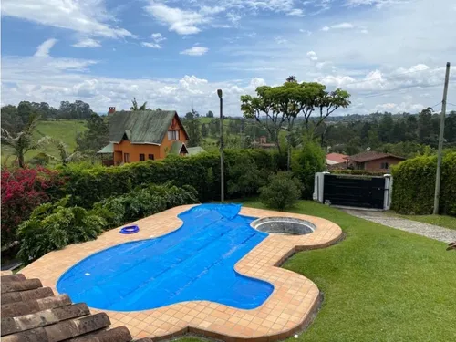 Casa Independiente En Rionegro Con Piscina Y Jacuzzi Para La Venta