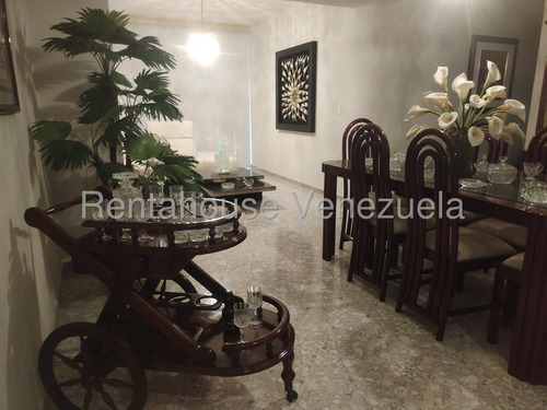 Bello Apartamentoen La Av. Cuatricentenaria De Valencia Piso 1, Acabados De Lujo, Amoblado, 3 Hab. 2 Baños. Cocina Equipada Y Empotrada, Enrejado Estupendo Condominio Conservado, Sala Comedor, Family