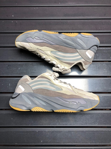 Zapatillas Americanas Usadas Adi Yeezy 700 Talle: 40arg/8us (Usado)