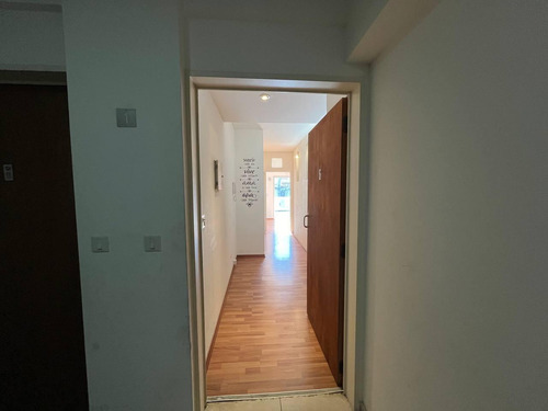 Venta Departamento 2 Amb Con Cochera En Alsina Y Av. Maipú, Florida Este