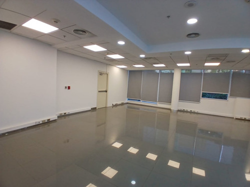 Excelente Local De 148m2 Con Una Exposición Única