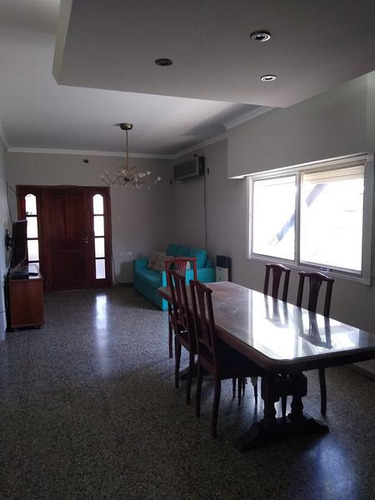 Casa | 4 Dormitorios | Divisible En 2 Departamentos | Capitán Bermúdez | Barrio Villa Del Prado