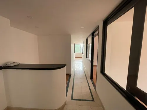 Oficina En Arriendo/venta En Lago Gaitan. Cod A17149
