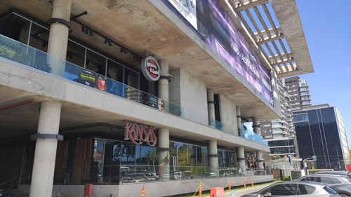 Imagen 18 de 27 de Hermoso Departamento De Categoria ,con Muy Lindas Vistas Al Rio Y A La Ciudad. Seguridad 24hs. Cochera Cub, Piscina, Gym, Laundry, Sum, Parrillas, Sauna, Jacuzzi, Cocheras Cortesía. Apto Profesional.