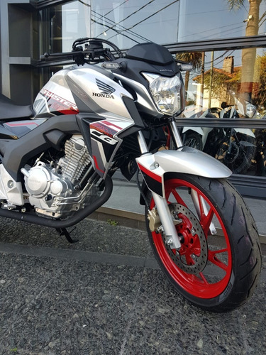 Imagen 3 de 7 de Honda Cb 250 2023 Linea Nueva! Solo En Reggio Motos