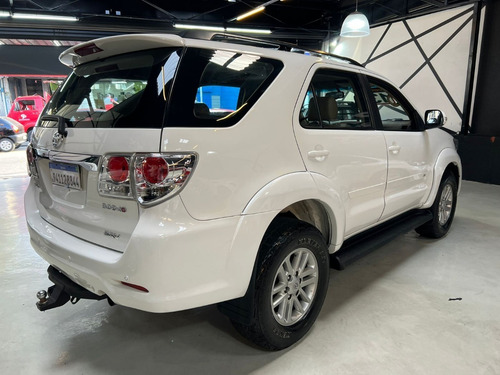 Imagem 4 de 15 de Toyota Hilux Sw4 3.0 4x4 Automático 2013 Top 7 Lugares