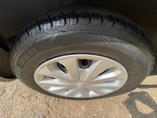 Imagen 10 de 12 de Nissan Versa 2017 1.6 Sense Mt