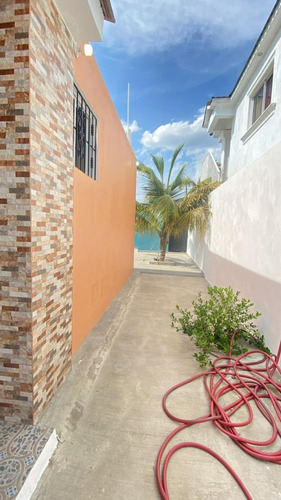 Vendo Preciosa Casa En Tamboril En La Urbanización República De Israel En Santiago, República Dominicana