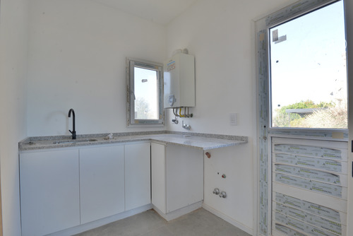 Casa Venta Barrio San Sebastián - Area 10 - 3 Dormitorios - #id 2748