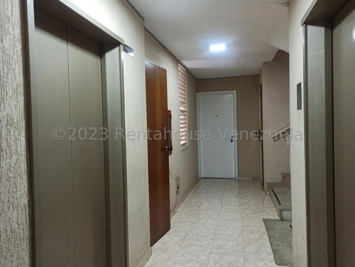 120m2, En Venta Apartamento En Lomas De Prados Del Este, 4hab, 3ba, 2est , Próximo Al Cc Manzanarez, Mls#24-4362