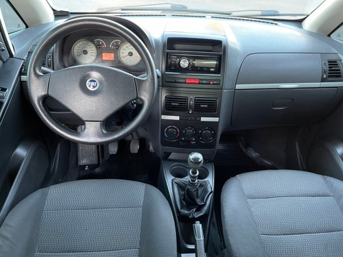 Imagem 8 de 10 de Fiat Idea Elx 1.4