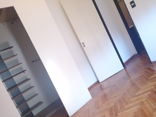 Departamento 2 Ambientes, Luminoso E Impecable Oportunidad